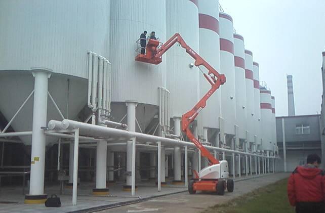 曲臂现场作业图